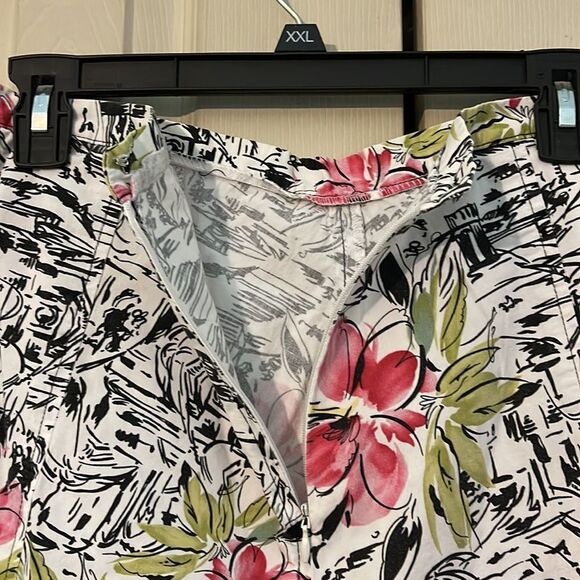 Simply Irresistible Circle Skater Skirt Floral Graffiti Pattern 30 Inch Waist - Picture 10 of 14